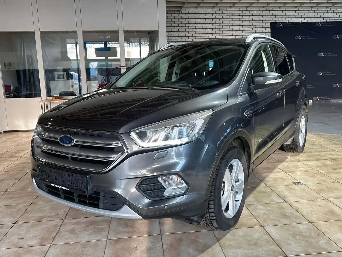 Gebraucht Ford Kuga Titanium 179 PS (131 kW) 2017 Grau SUV