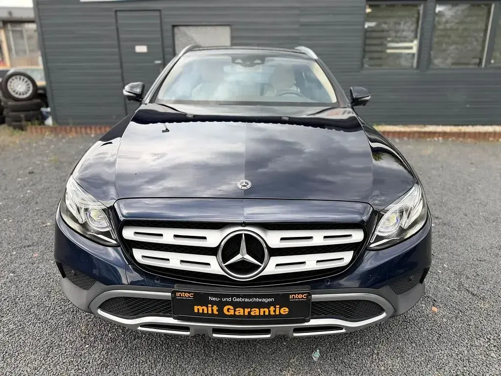 Gebraucht Mercedes E400 340 PS (250 kW) 2019 Blau Limousine
