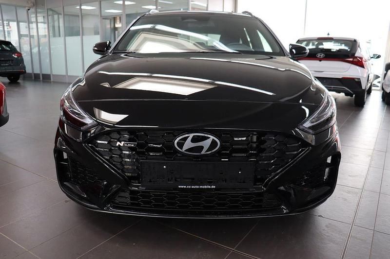 Neu Hyundai i30 N Line 140 PS (102 kW) 2025 Abyss black Kombi