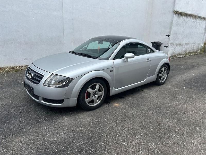 Second-hand Audi TT Basis 180 CP (132 kW) 1999 Argintiu Coupe