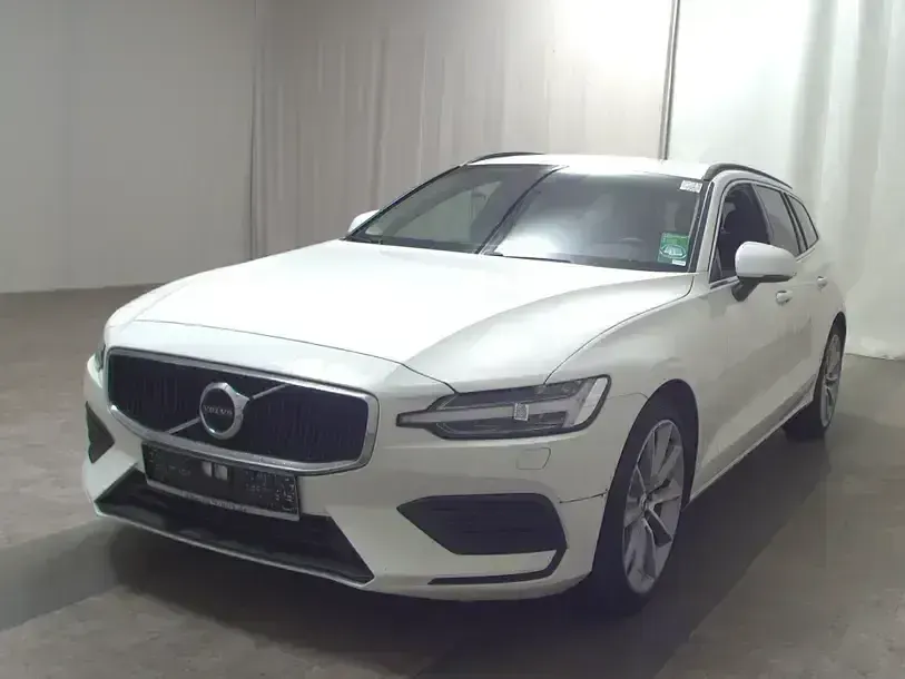 Gebraucht Volvo V60 Momentum 197 PS (144 kW) 2021 Weiss Kombi