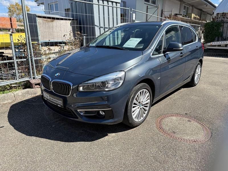 Grau Gebraucht 2016 BMW 220 Active Tourer Luxury Line Van / Kleinbus | 17.295 € (Etwas zu teuer) - Bild 1/4