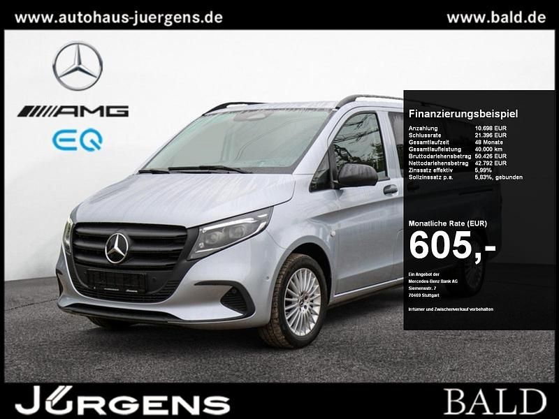 Silber hightechsilber metallic Gebraucht 2024 Mercedes Vito Van / Kleinbus | 50.240 € - Bild 1/4