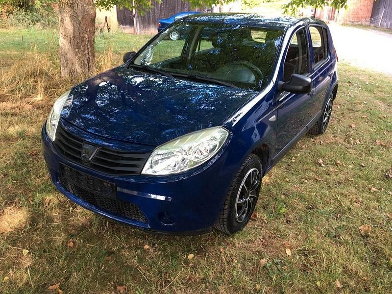 Blau Gebraucht 2010 Dacia Sandero Kleinwagen | 3.350 € (Teuer) - Bild 1/4