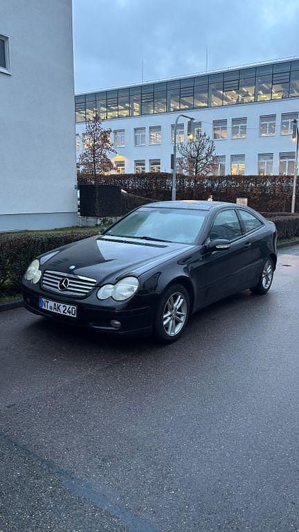 Schwarz Gebraucht 2001 Mercedes C230 Coupé | 1.999 € (Fairer Preis) - Bild 1/4