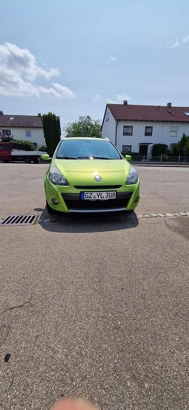 Grün Gebraucht 2009 Renault Clio II Luxe Limousine | 2.700 € (Fairer Preis) - Bild 1/4
