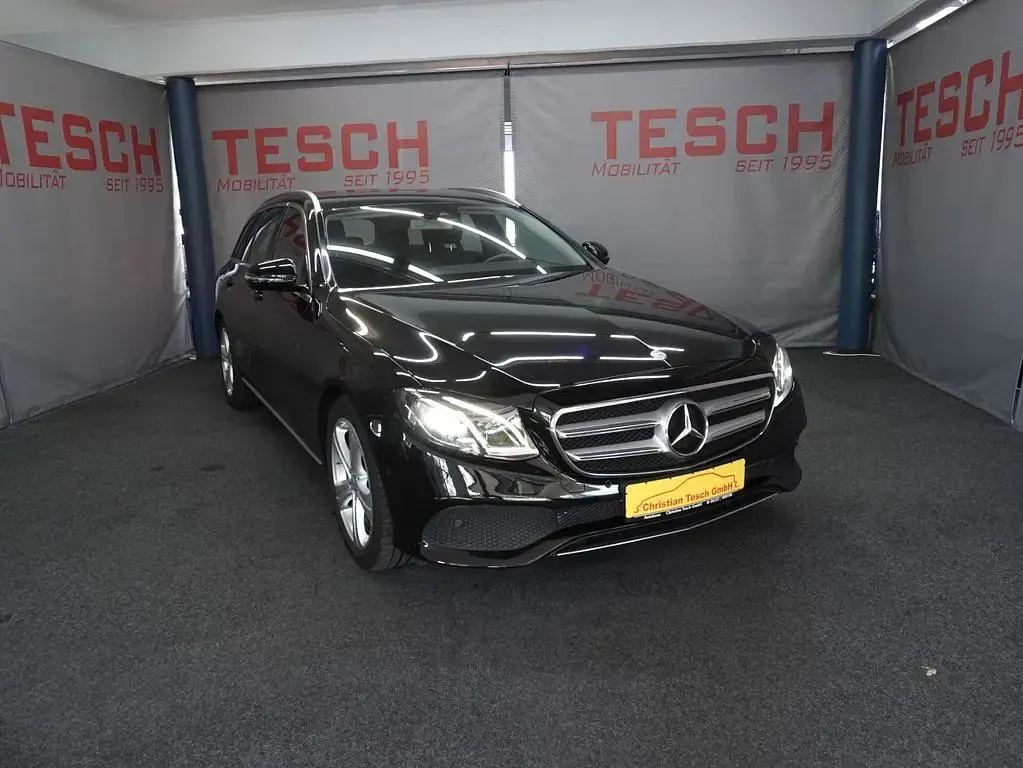 Gebraucht Mercedes E200 Avantgarde 184 PS (135 kW) 2017 Schwarz Limousine