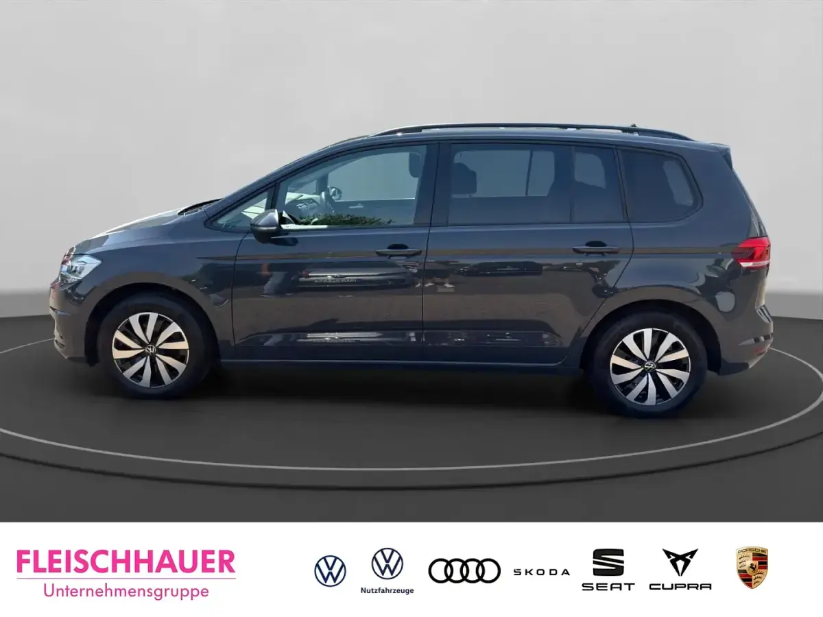 Gebraucht VW Touran Highline 150 PS (110 kW) 2021 Weiss Van / Kleinbus