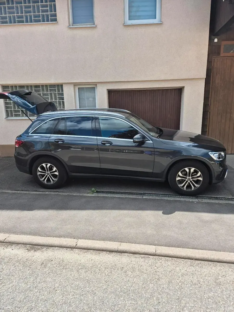 Gebraucht Mercedes GLC220 194 PS (142 kW) 2020 Grau SUV