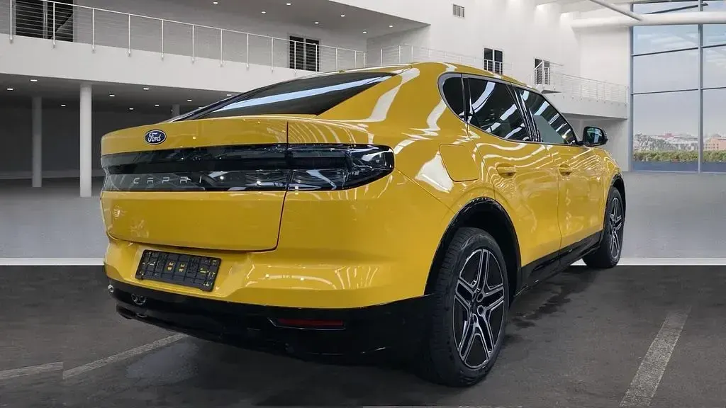 Usata Ford Capri Premium 210 kW (286 CV) 2024 Giallo SUV