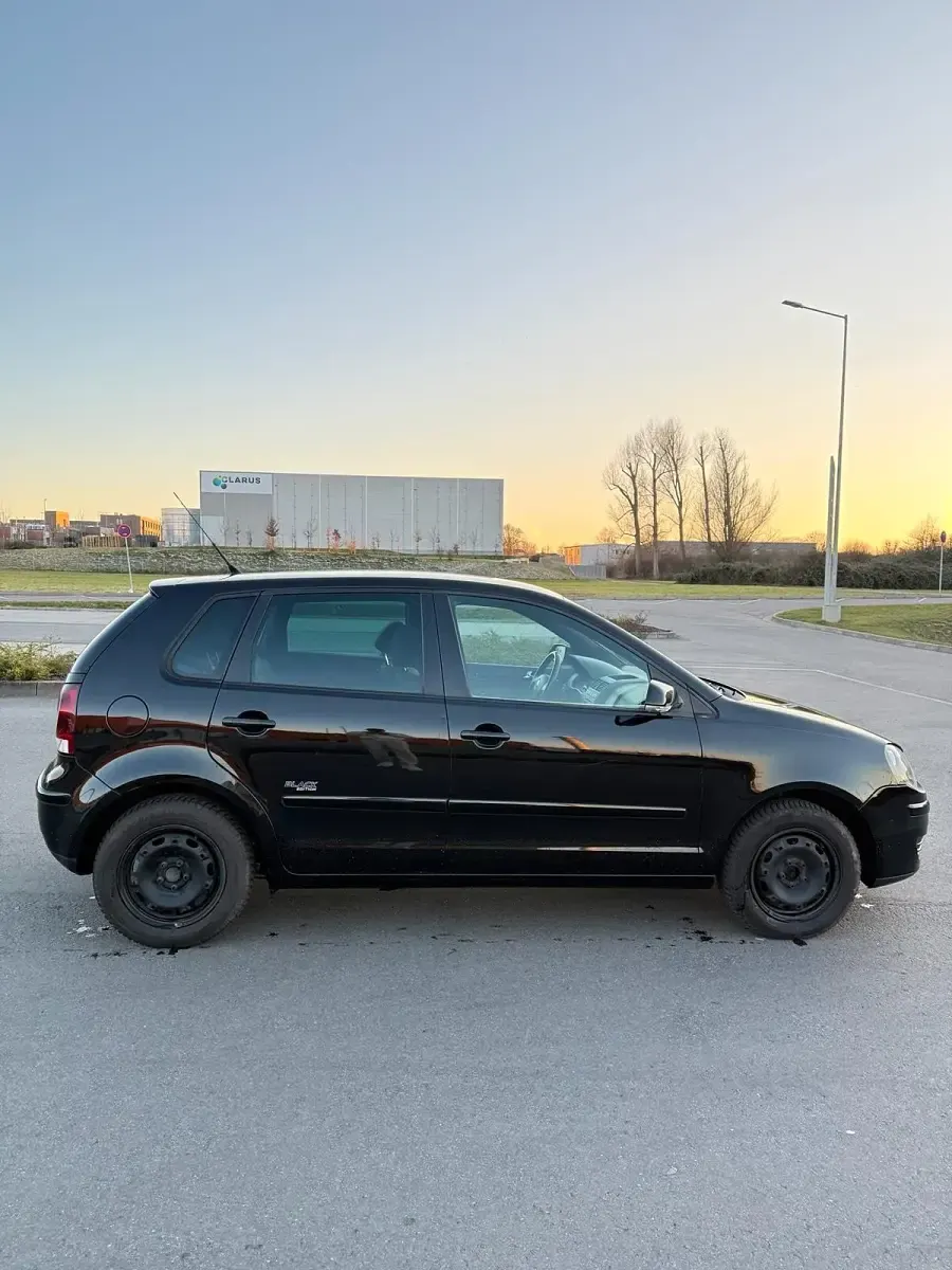 Gebraucht VW Polo 60 PS (44 kW) 2009 Schwarz Kleinwagen