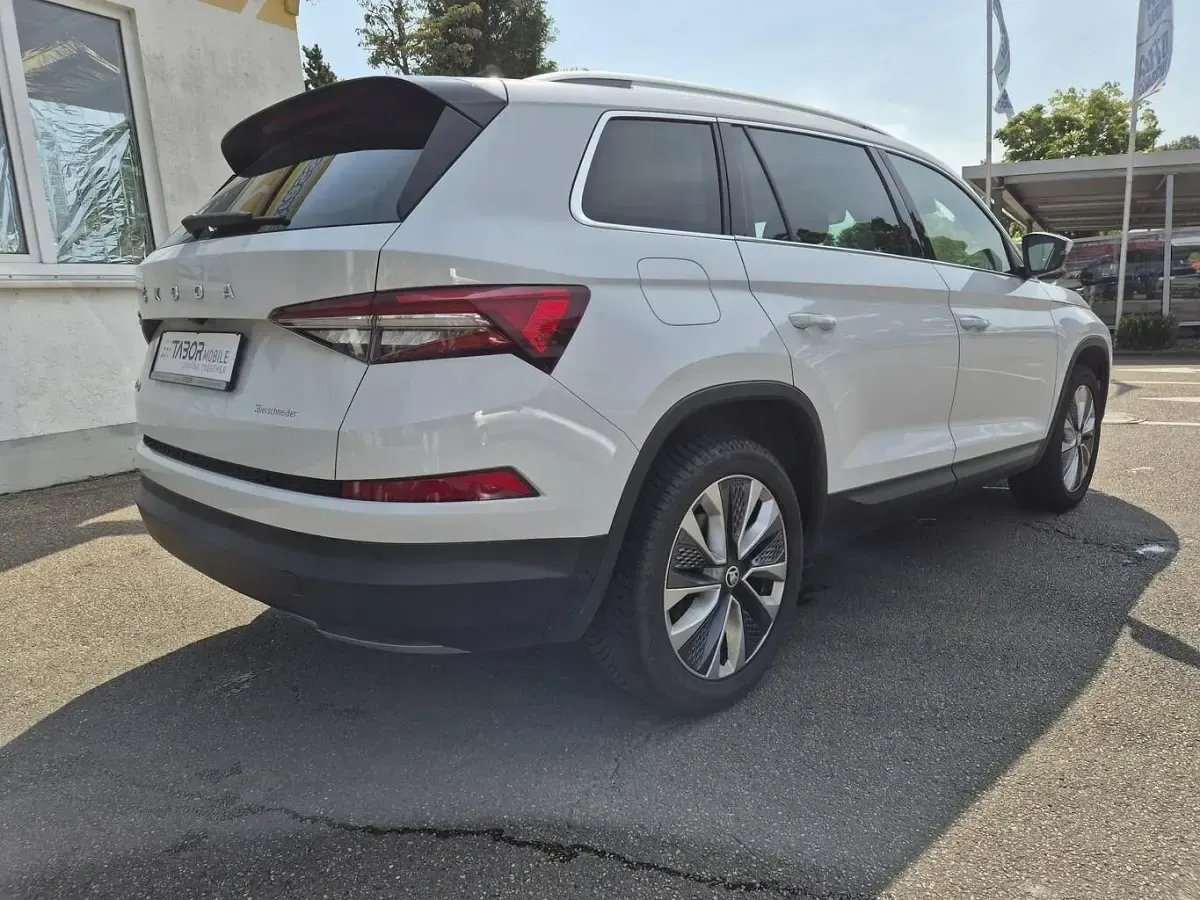 Gebraucht Skoda Kodiaq Style 150 PS (110 kW) 2023 Moon weiß metallic SUV