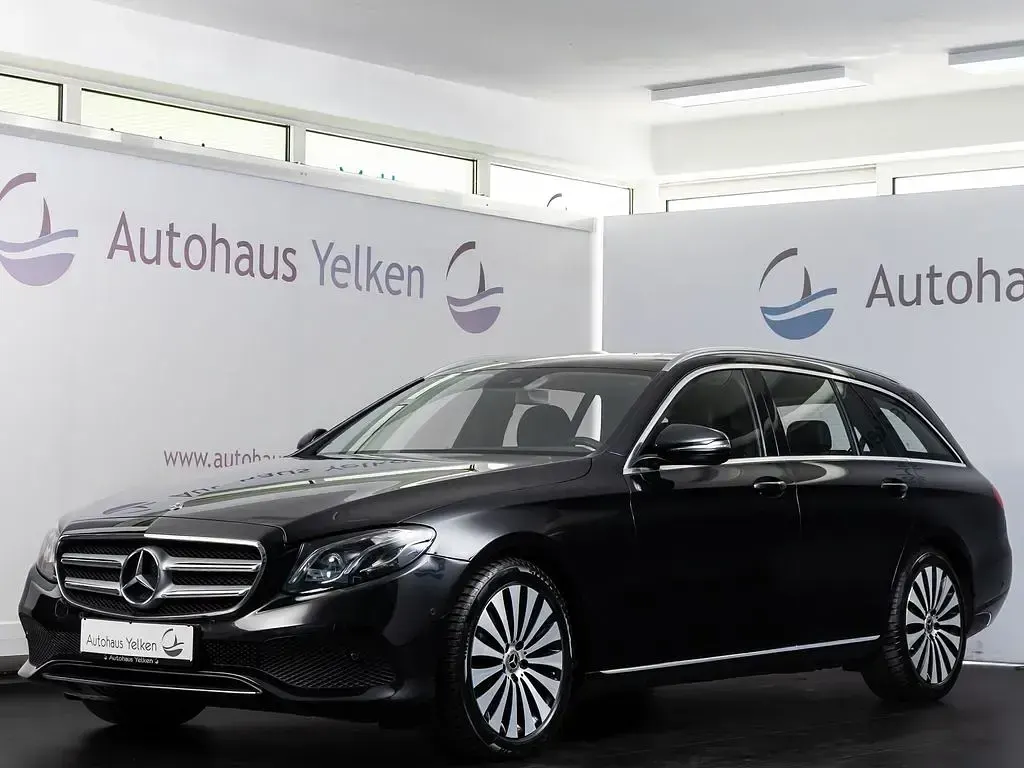 Second-hand Mercedes E200 184 CP (135 kW) 2018 Negru Berlinǎ