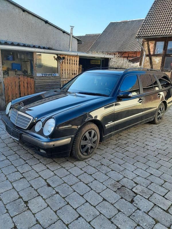 Gebraucht Mercedes E200 Avantgarde 163 PS (119 kW) 2003 Schwarz Kombi