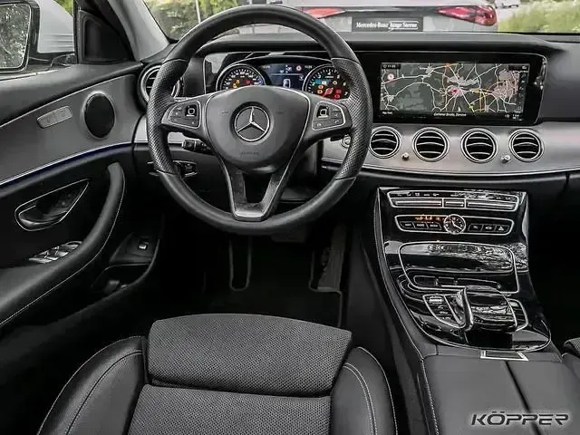 Second-hand Mercedes E250 Avantgarde 211 CP (155 kW) 2017 Alb Berlinǎ