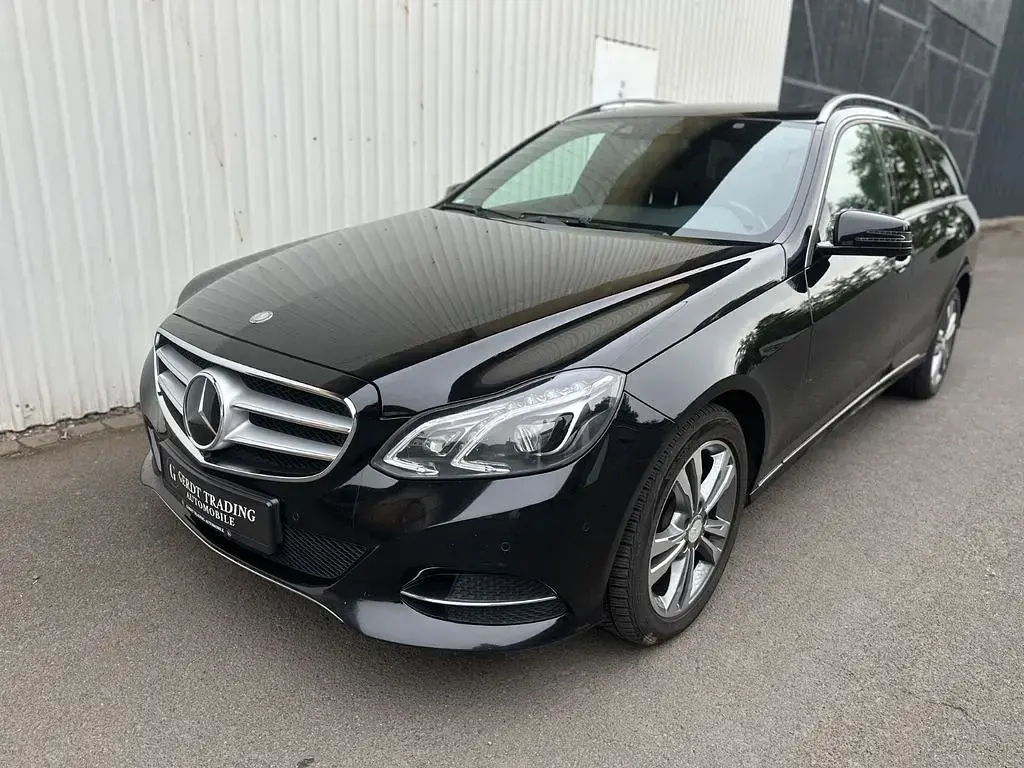 Gebraucht Mercedes E220 170 PS (125 kW) 2014 Schwarz Kombi