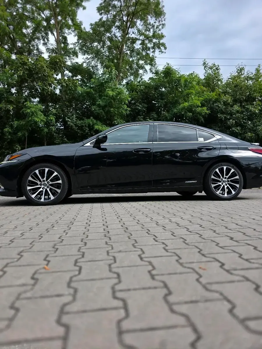 Gebraucht Lexus ES300H 218 PS (160 kW) 2019 Schwarz Limousine