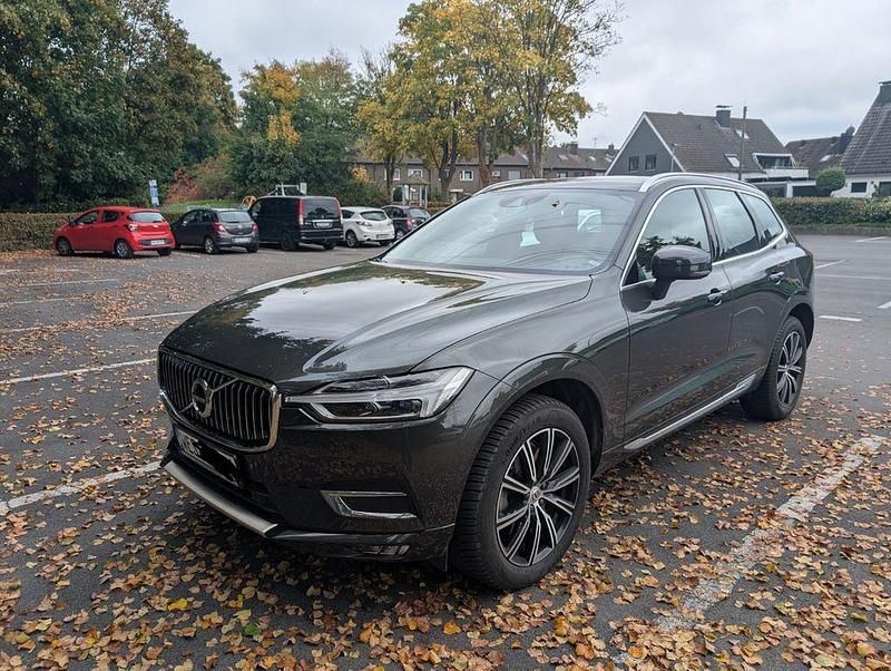Grau Gebraucht 2020 Volvo XC60 Inscription SUV | 31.900 € (Guter Preis) - Bild 1/4