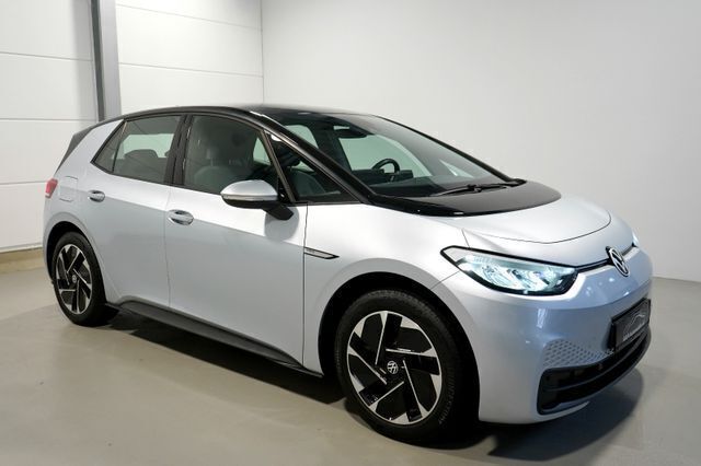 Scale silver metallic (metallic) Gebraucht 2022 VW ID.3 Pro Performance Kleinwagen | 20.950 € (Superpreis) - Bild 1/4