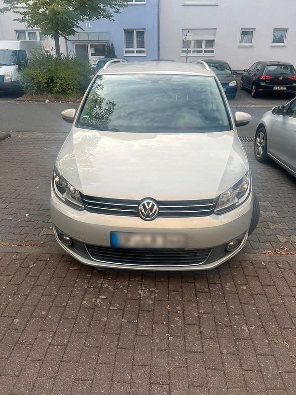 Silber Gebraucht 2010 VW Touran Van / Kleinbus | 7.300 € (Fairer Preis) - Bild 1/4