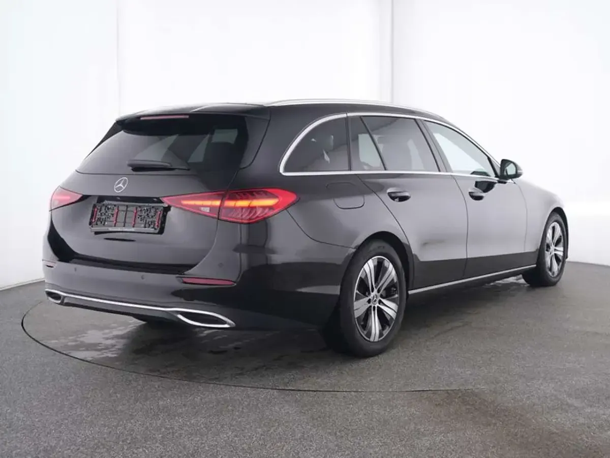 Gebraucht Mercedes C180 Avantgarde 170 PS (125 kW) 2025 Schwarz Kombi