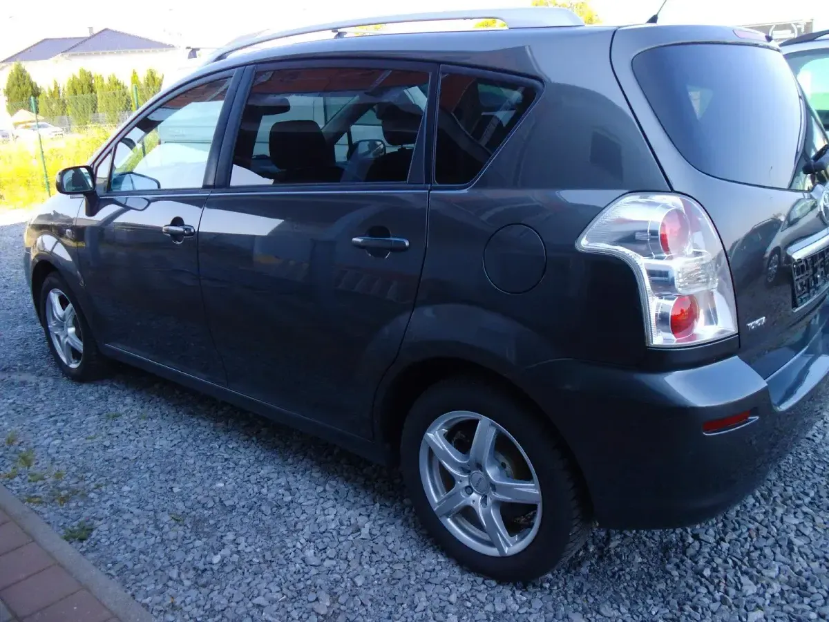 Gebraucht Toyota Corolla Verso Sol 129 PS (94 kW) 2009 Grau Van / Kleinbus