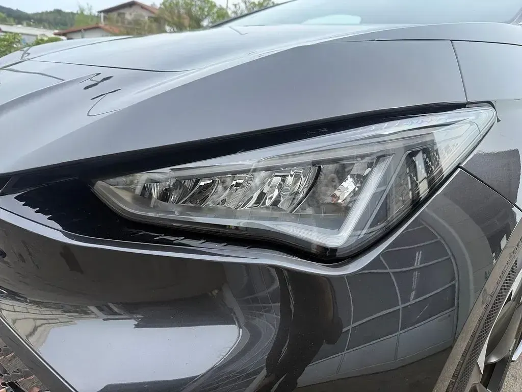 Käytetty Cupra Born 169 kW (231 HP) 2023 Harmaa Viistoperä