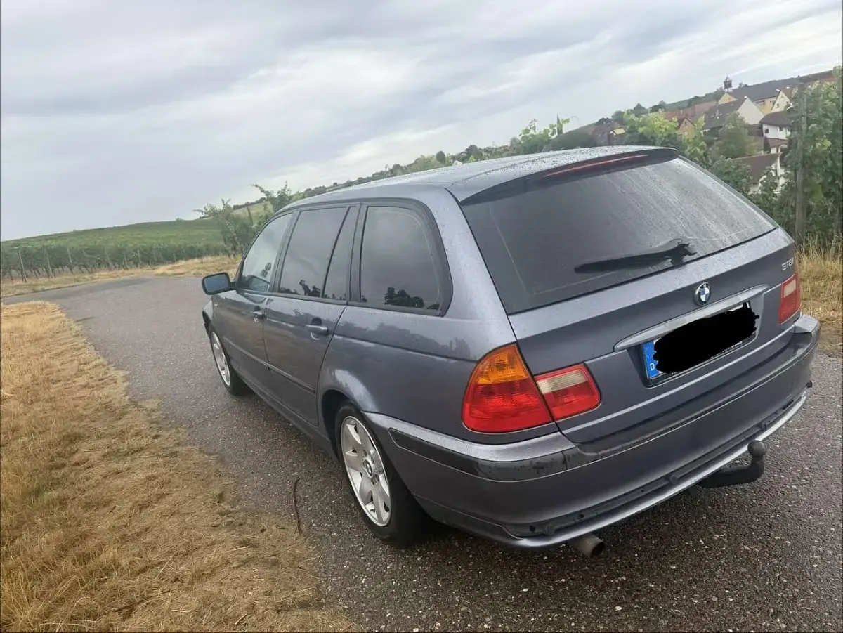 Gebraucht BMW 318 143 PS (105 kW) 2005 Blau Kombi