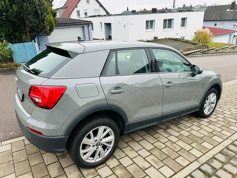 Gebraucht Audi Q2 Ambiente 116 PS (85 kW) 2019 Grau SUV