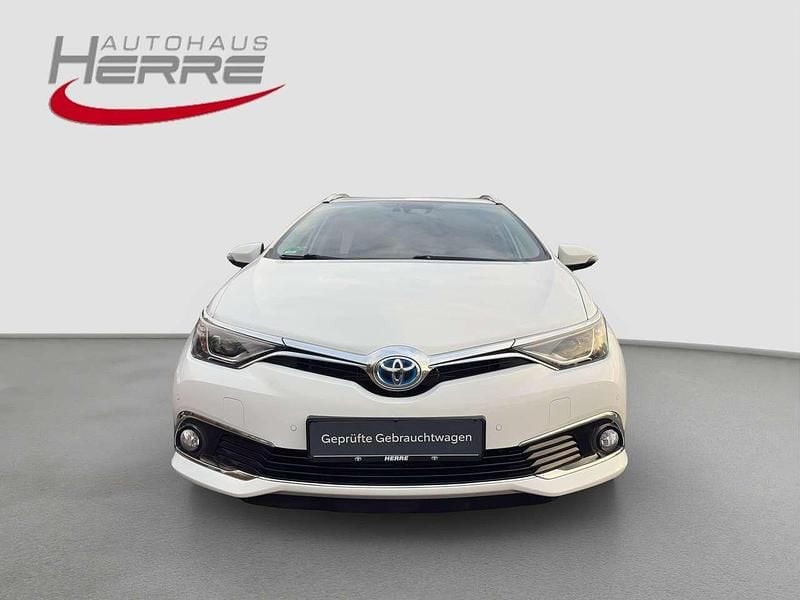 Weiss Gebraucht 2017 Toyota Auris Hybrid Executive Kombi | 11.990 € (Guter Preis) - Bild 1/4