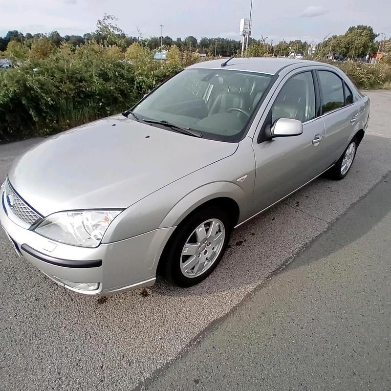 Silber Gebraucht 2006 Ford Mondeo Limousine | 1.299 € (Superpreis) - Bild 1/4