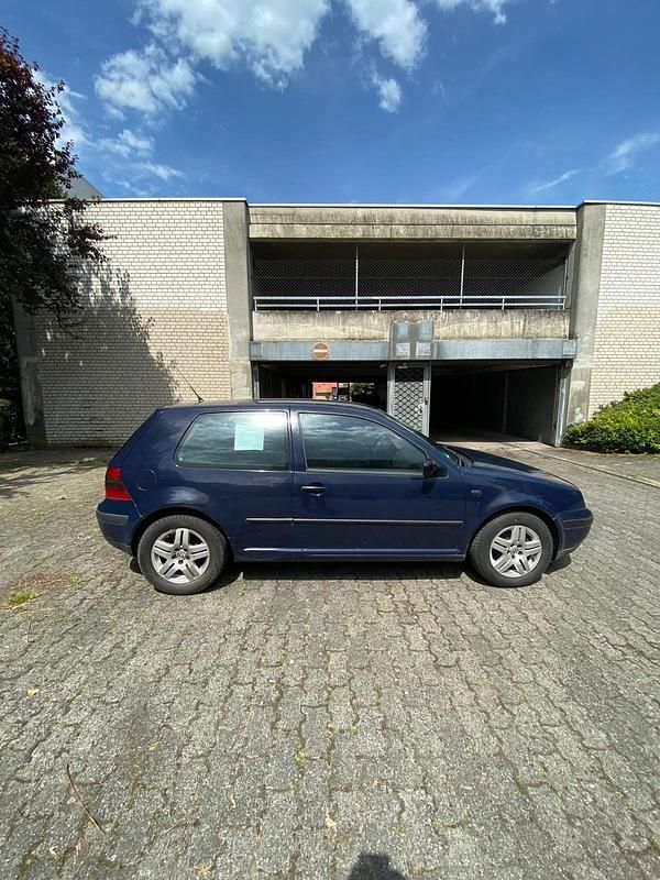 Gebraucht VW Golf IV 105 PS (77 kW) 2002 Blau Kleinwagen