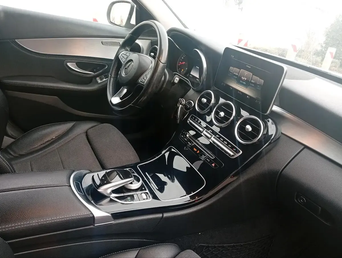 Gebraucht Mercedes C250 204 PS (150 kW) 2014 Weiß Kombi