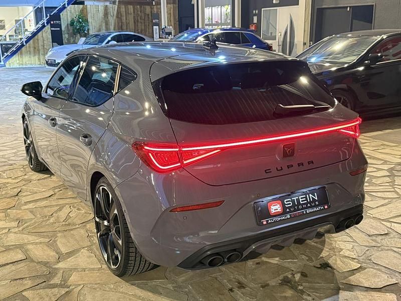 Gebraucht Cupra Leon VZ 300 PS (220 kW) 2022 Grau Limousine