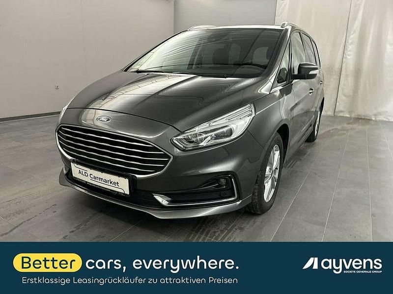 Grau Gebraucht 2021 Ford Galaxy Titanium Van / Kleinbus | 29.980 € (Etwas zu teuer) - Bild 1/4