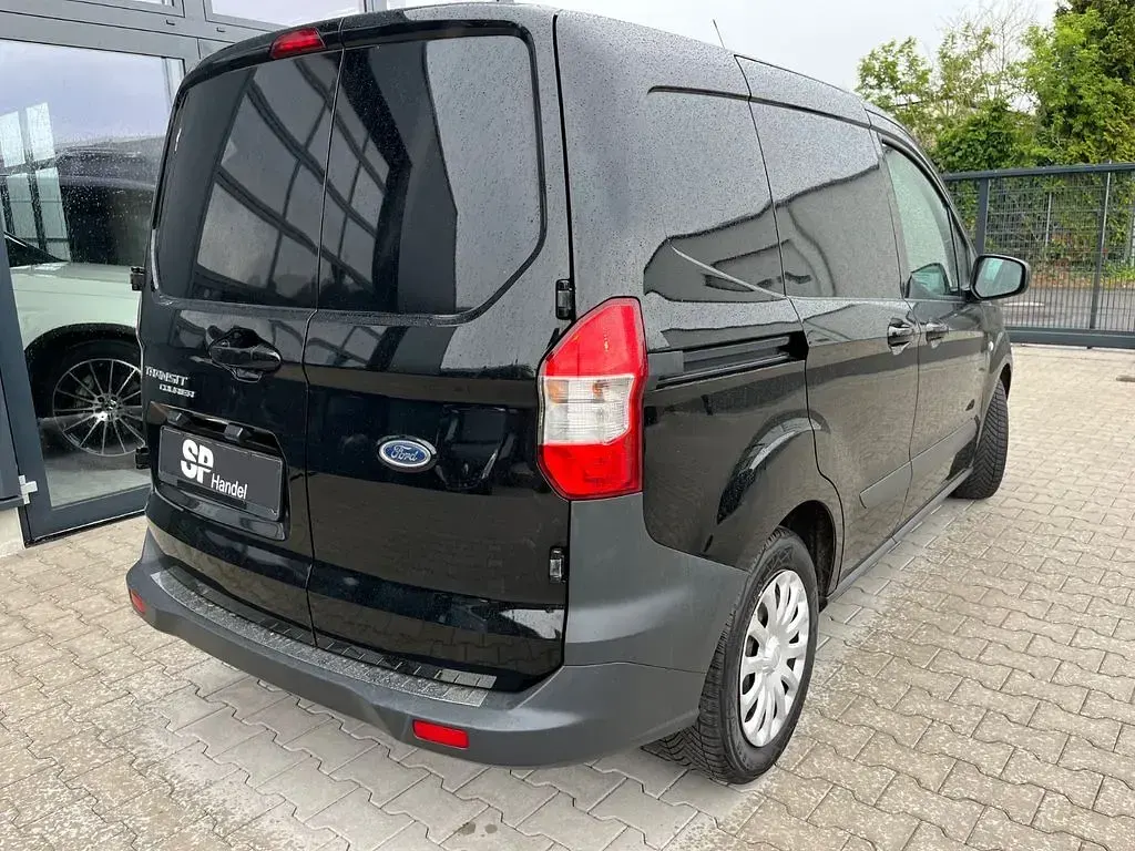 Używany Ford Transit Trend 75 KM (55 kW) 2017 Czarny Sedan/Limuzyna