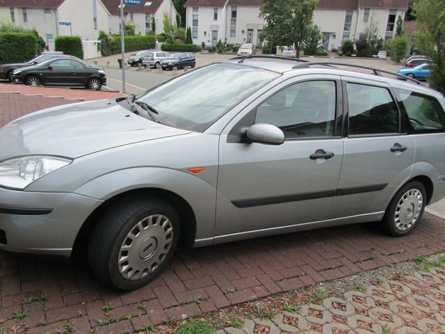 Gebraucht Ford Focus 102 PS (75 kW) 2004 Silber Kombi