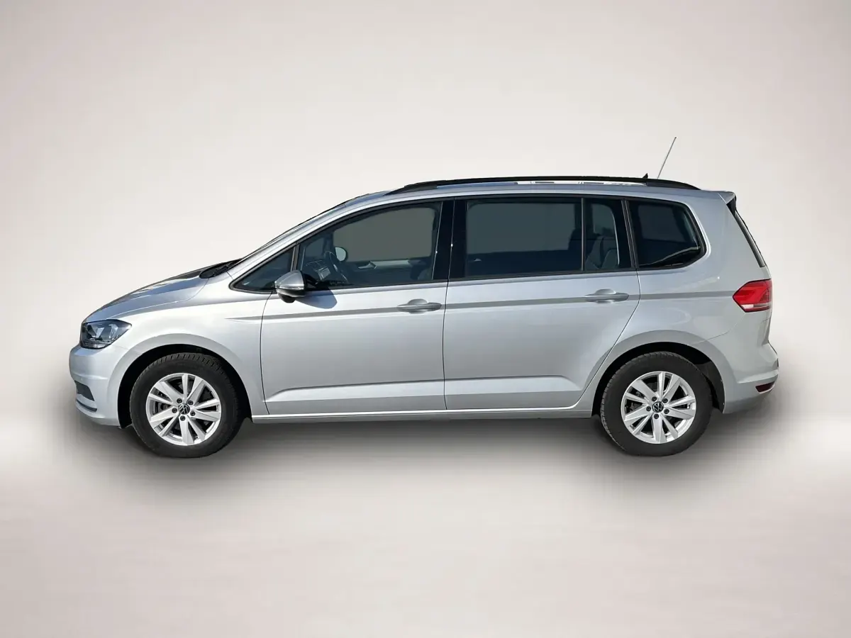 Gebraucht VW Touran Comfortline 150 PS (110 kW) 2023 Silber Van / Kleinbus