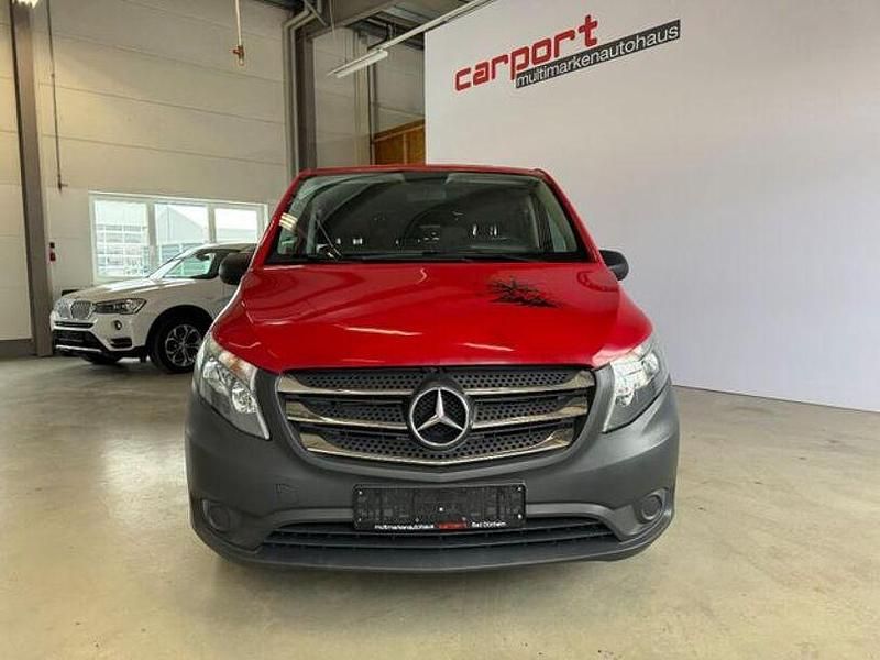 Gebraucht Mercedes Vito 88 PS (64 kW) 2016 Rot Van