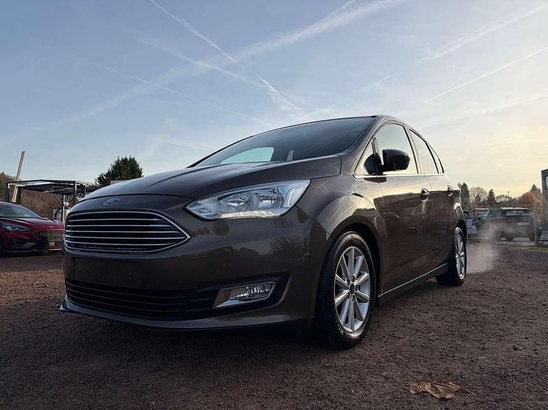 Toffeebraun metallic Gebraucht 2017 Ford C-MAX Titanium Van / Kleinbus | 8.950 € (Guter Preis) - Bild 1/4
