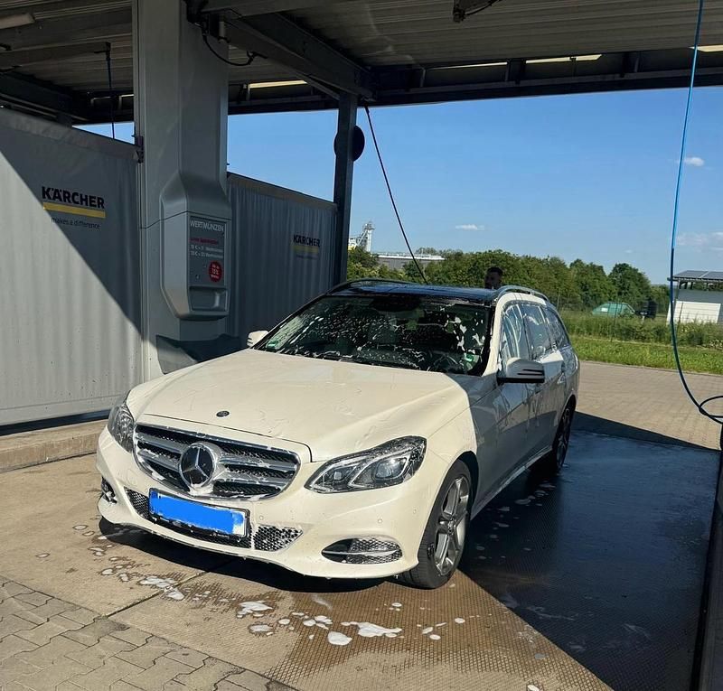 Weiß Gebraucht 2014 Mercedes E350 Kombi | 15.500 € (Fairer Preis) - Bild 1/4