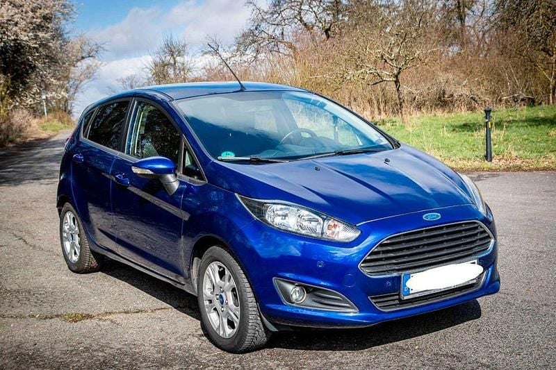 Gebraucht Ford Fiesta SYNC Edition 101 PS (74 kW) 2014 Blau Kleinwagen