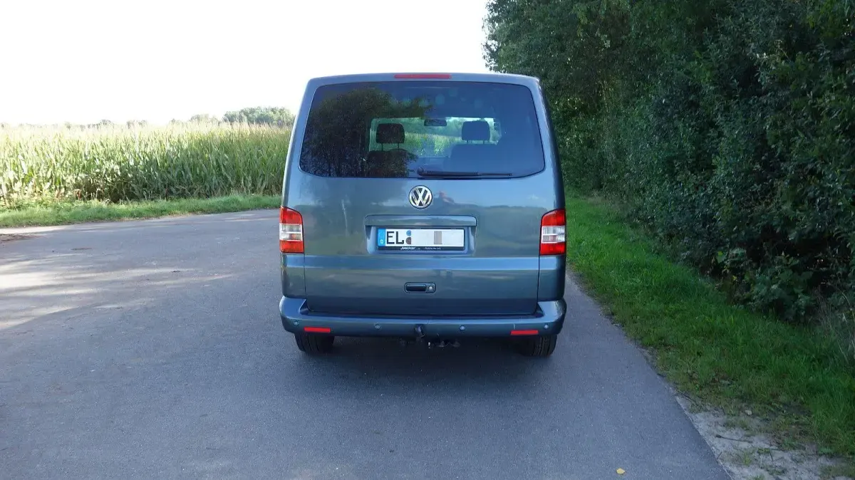 Gebraucht VW T5 131 PS (96 kW) 2008 Grau Van