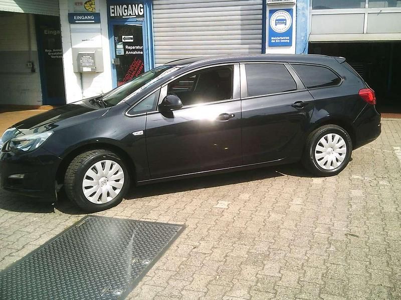 Schwarz Gebraucht 2015 Opel Astra Selection Kombi | 5.350 € (Superpreis) - Bild 1/4