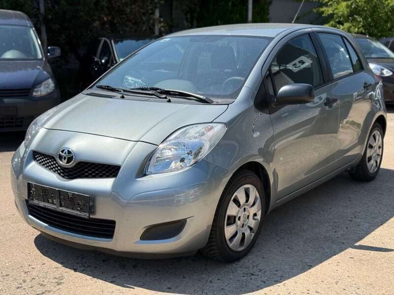 Silber Gebraucht 2009 Toyota Yaris Cool Kleinwagen | 4.490 € (Fairer Preis) - Bild 1/4
