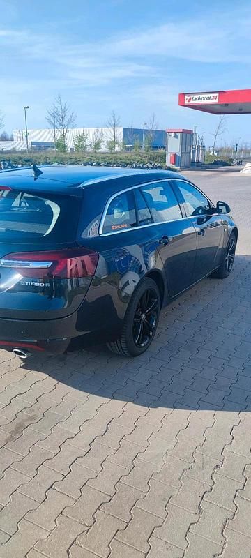Gebraucht Opel Insignia 195 PS (143 kW) 2014 Schwarz Kombi