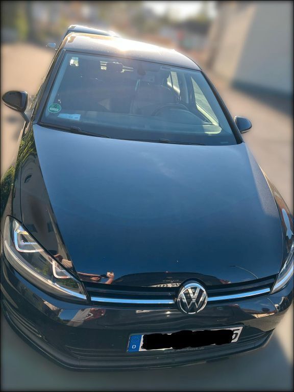 Schwarz Gebraucht 2016 VW Golf VII Comfortline Limousine | 11.700 € (Guter Preis) - Bild 1/4