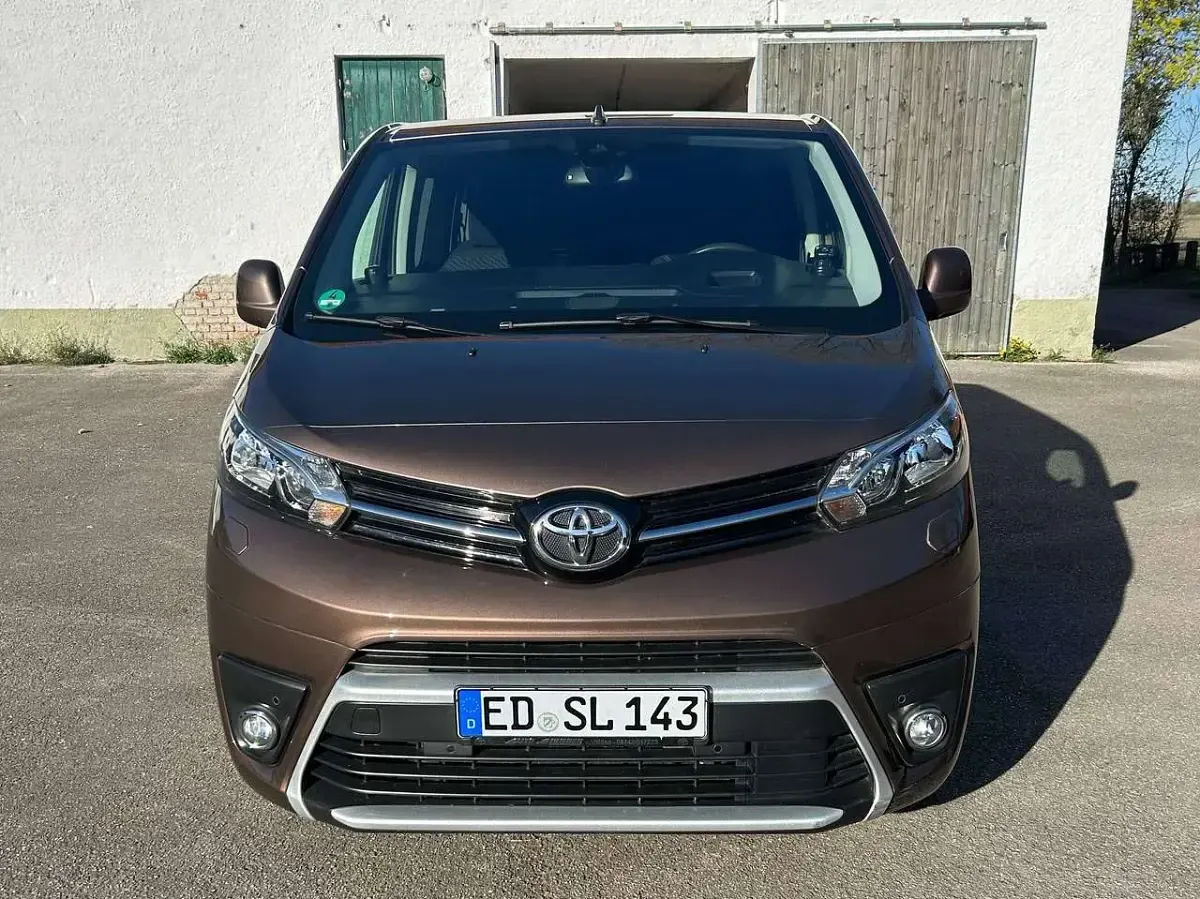 Gebraucht Toyota Proace Verso 177 PS (130 kW) 2017 Bronze Kombi