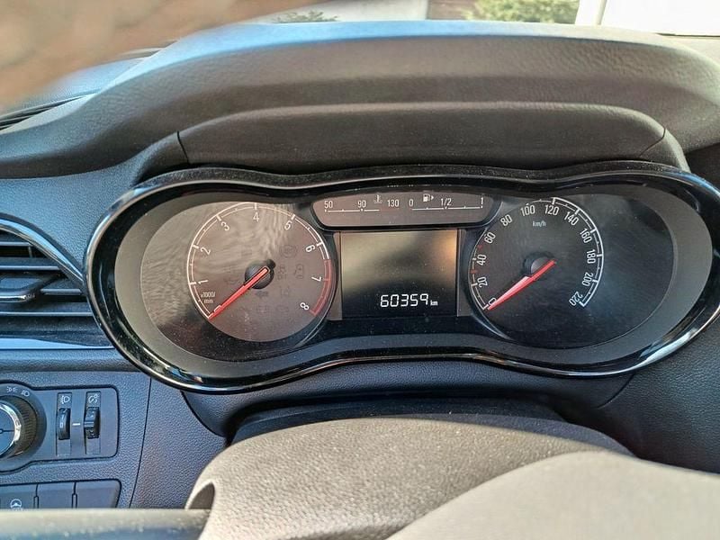 Gebraucht Opel Karl Rocks 75 PS (55 kW) 2018 Weiß Kleinwagen