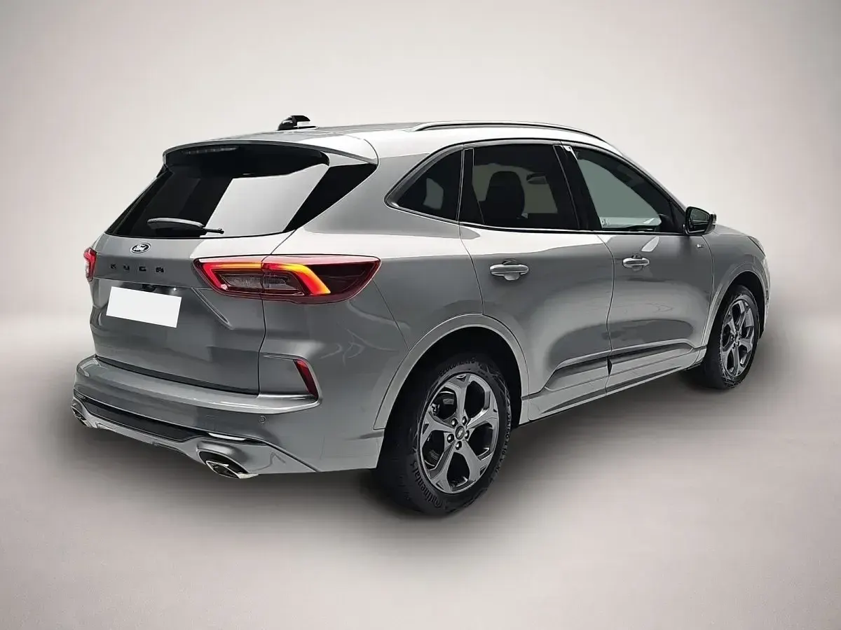 Gebraucht Ford Kuga ST-Line 186 PS (136 kW) 2025 Silber SUV
